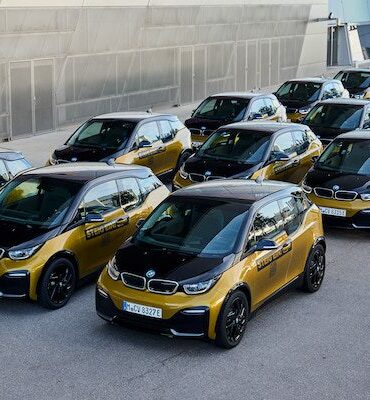20 BMW i3 in Formation